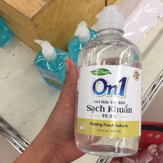 Nước rửa tay khô
