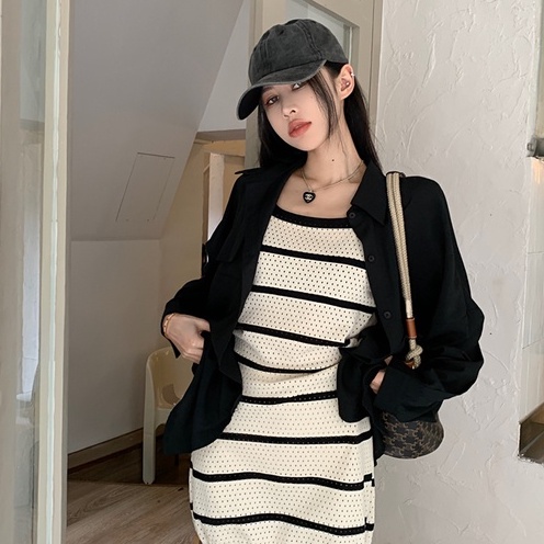QKOOLE Đầm  dệt kim hở lưng kẻ sọc thời trang Hàn Quốc cho nữ