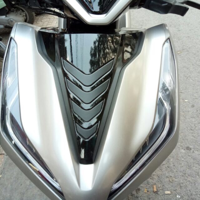 Mặt nạ 3 sọc vario 150 2018