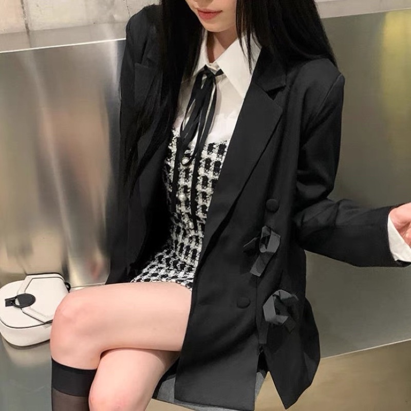 Set Tweed Hai Dây Croptop Caro Chân Váy Chữ A Và Sơmi Croptop Tay Bồng Trắng