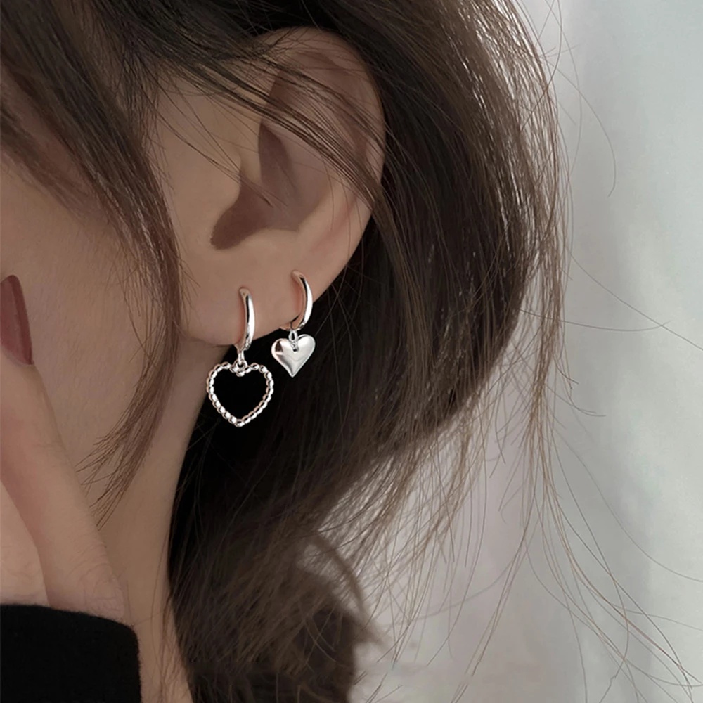 Bông Tai Hình Trái Tim Rỗng Không Đối Xứng Thời Trang Cho Nữ