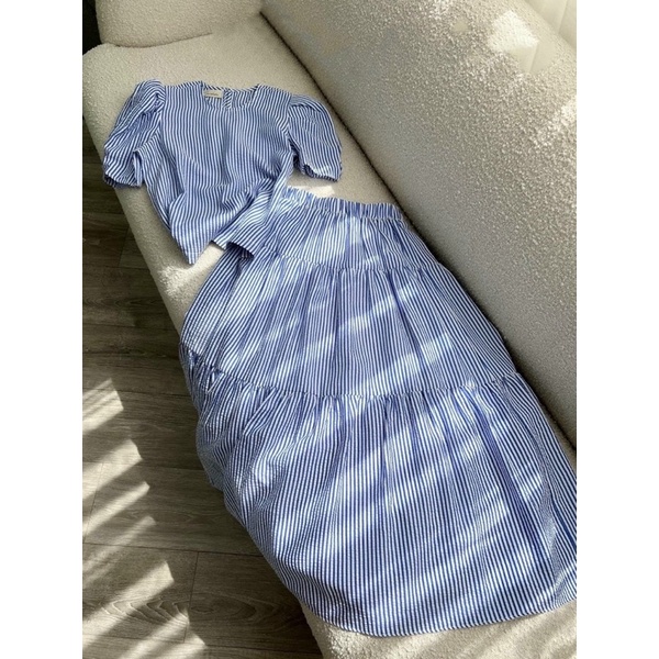 SET ÁO CROPTOP TAY PHỒNG KÈM CV