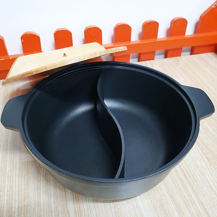 Nồi lẩu 2 ngăn gang nhôm chống dính nắp gỗ