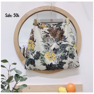 Chân váy dáng A hoạ tiết