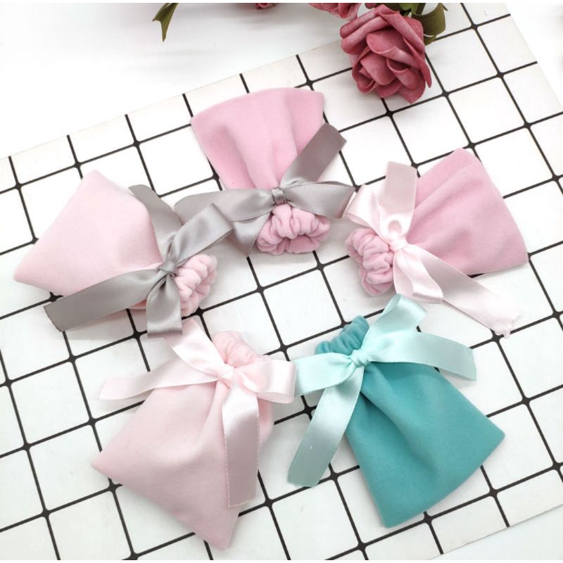 Túi vải nhung dây rút có nơ size 10x14 cm