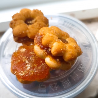 BÁNH HOA MAI NHÂN KHỚM [500g]