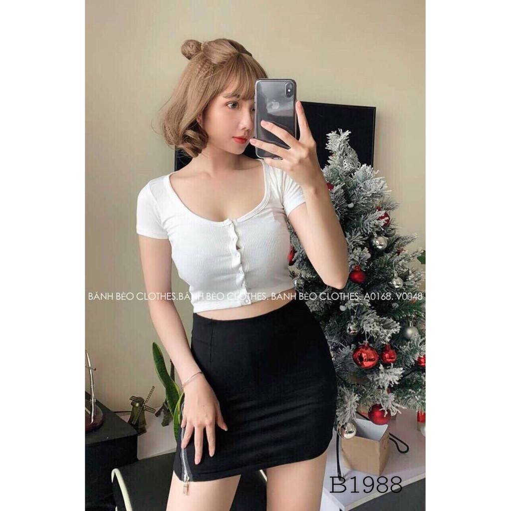 Áo thun croptop kiểu nút nhỏ