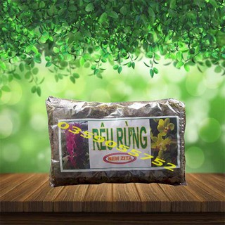 Giá thể trồng lan rêu rừng giữ ẩm tốt, rễ bám dễ phát triển