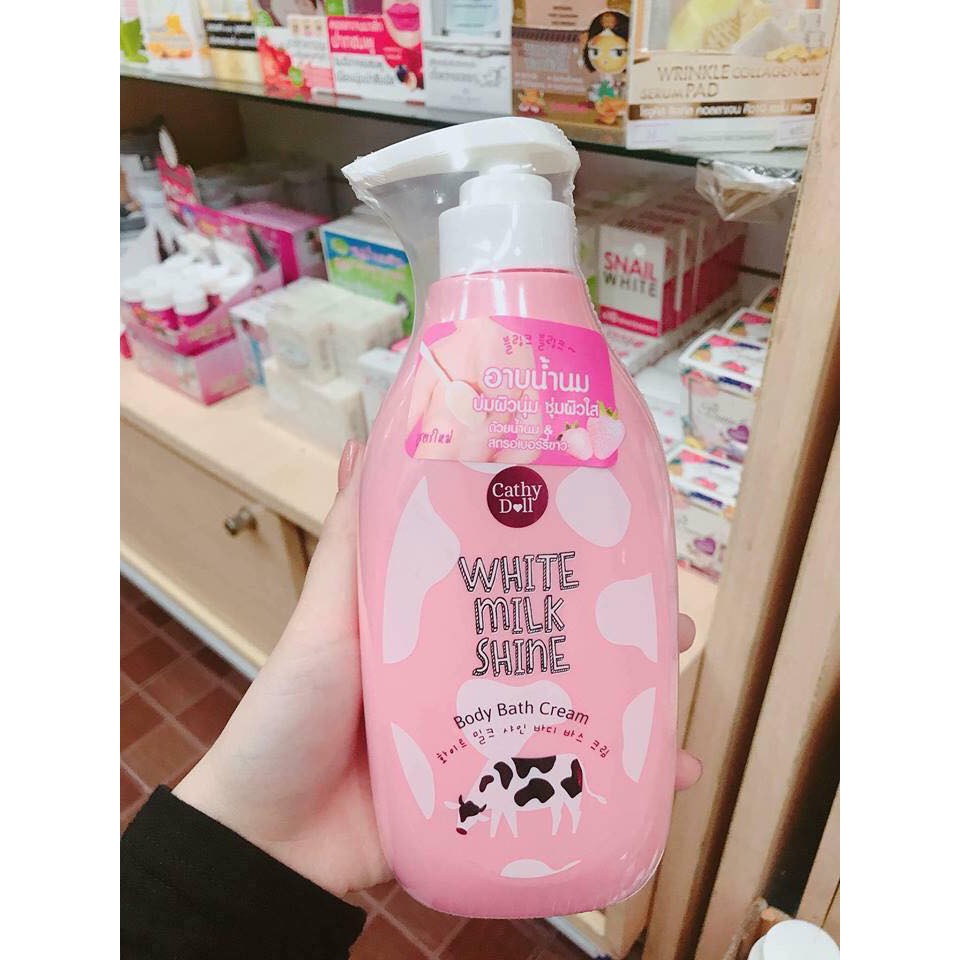 Sữa tắm Cathy Doll White Milk Shine Body Bath Salt