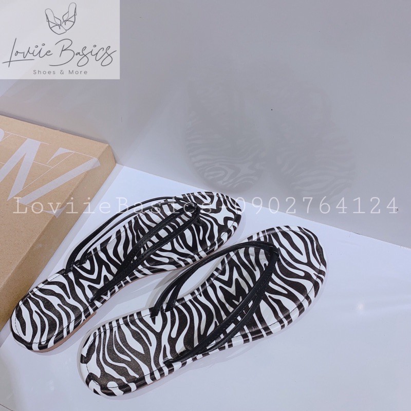 LOVIIE BASICS-DÉP NỮ THỜI TRANG ĐẾ BỆT QUAI MẢNH SỌC VẰN  - DÉP NỮ QUAI MẢNH SỌC VẰN ZEBRA ĐẾ BỆT - ĐEN - D210479