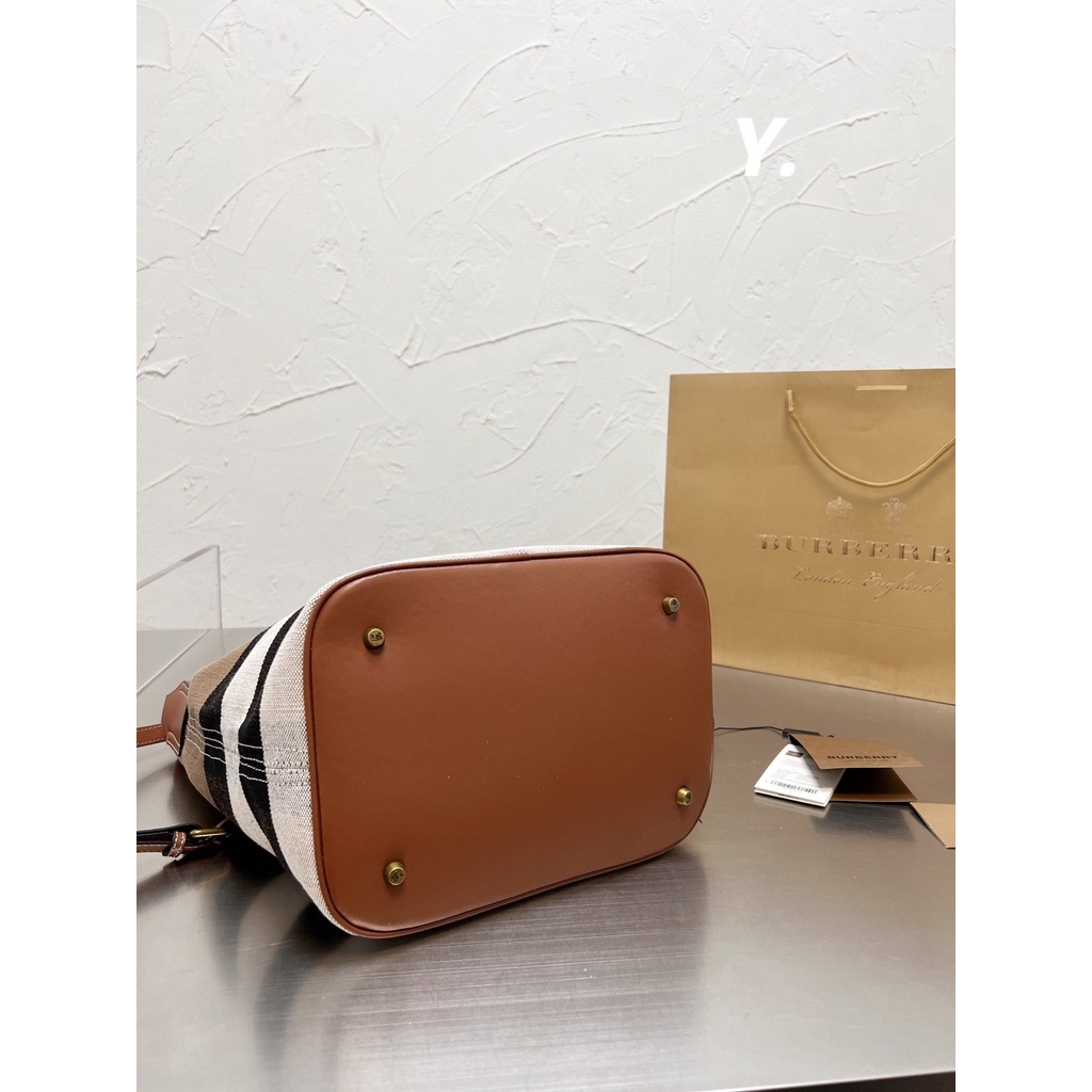 Túi Đeo Chéo Burberry Thời Trang Sang Trọng Cho Nam Nữ