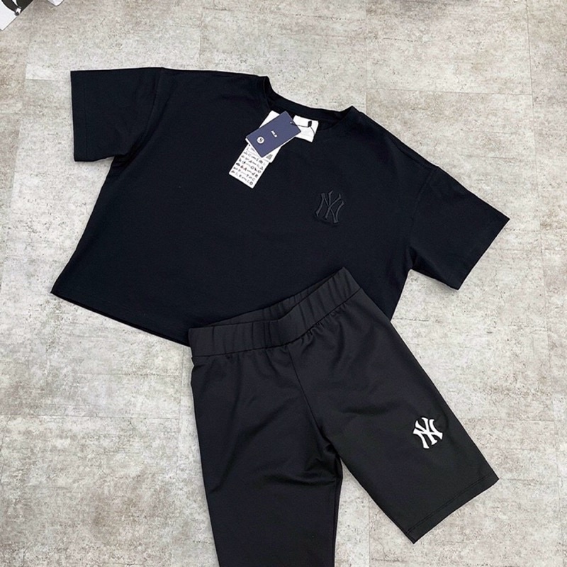 [SẴN/ảnh thật]Áo thun croptop mbl đen chất cotton Hàng Xuất