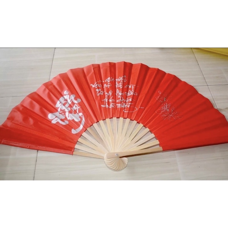 Quạt vải xếp chữ thư pháp truyền thống Việt Nam rẻ bền , Quạt lụa cầm tay