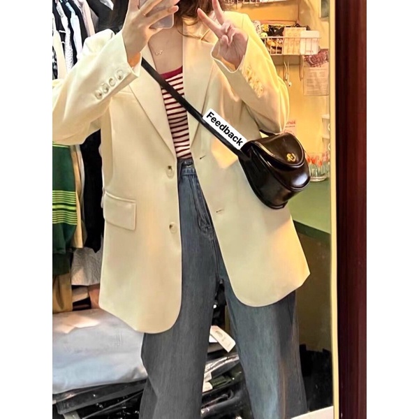 Áo khoác blazer nữ 2 lớp màu trắng sữa phong cách trẻ trung và năng động | BigBuy360 - bigbuy360.vn