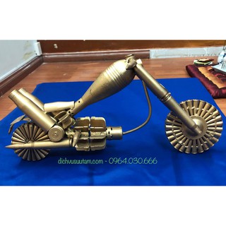 Mô hình xe máy ma tốc độ làm bằng vỏ đan