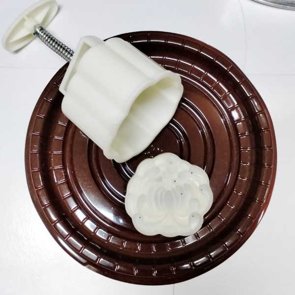 Khuôn Trung Thu 150gr 1 Mặt Hoa Cúc