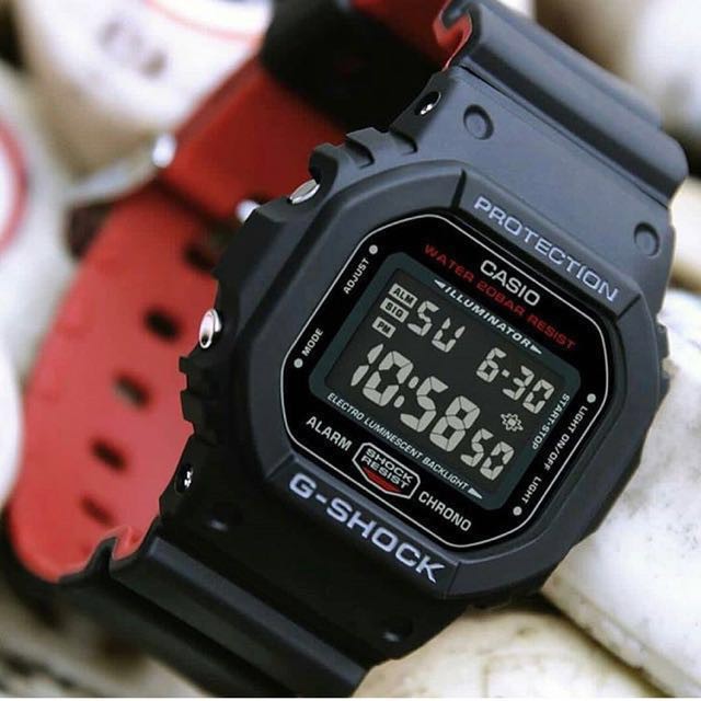 Đồng Hồ Nam Casio G Shock DW-5600HR-1DR chính hãng , Dây Nhựa Hai Màu , chống nước , chống sốc , bảo hành 12 tháng