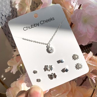 Set dây chuyền và 4 đôi bông tai nụ xinh xắn