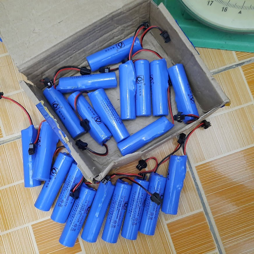 Pin 14500 3.7v dung lượng cao 800mah xe điều khiển pin sạc loại tròn cổng SM 2P