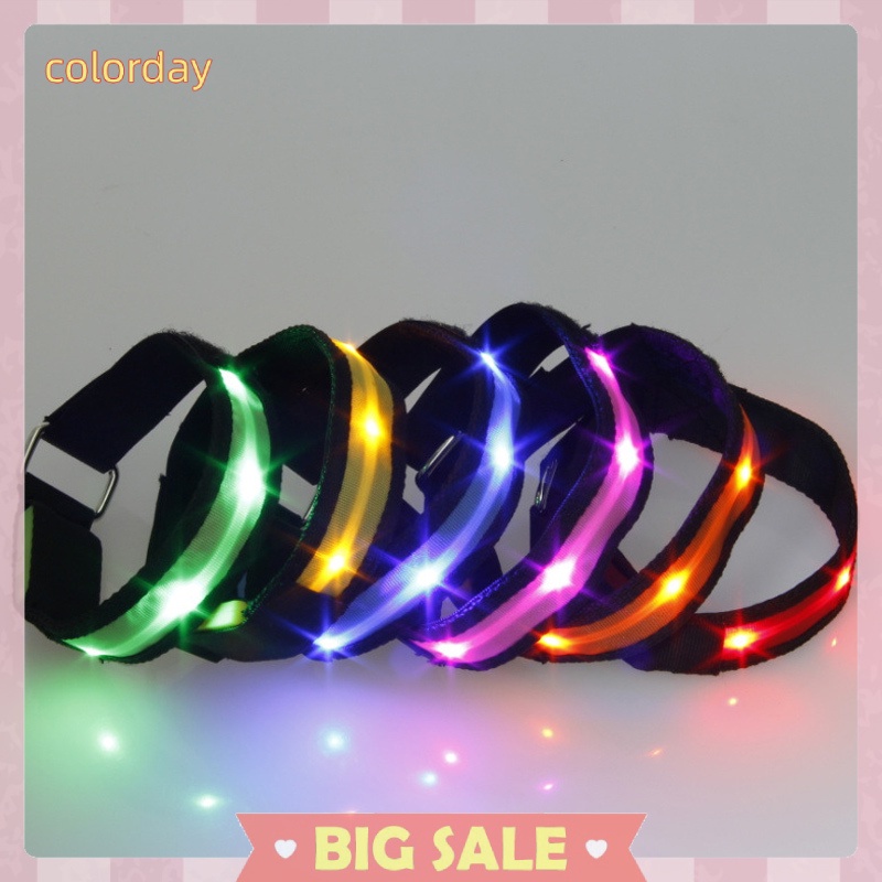 Vòng đeo tay có đèn LED phát sáng
