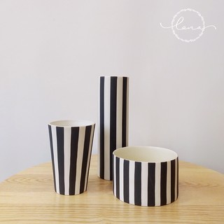 [GỐM XUẤT DƯ] Bình hoa kẻ sọc đen trắng