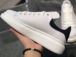 Alexander Mcqueen gót đen
