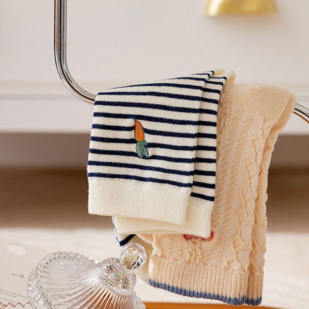 AROMA Vớ Cotton Nữ Họa Tiết Caro &amp; Thỏ Dễ Thương