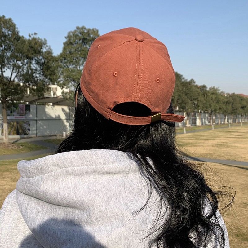 Mũ lưỡi trai thêu chữ trẻ trung cho nữ