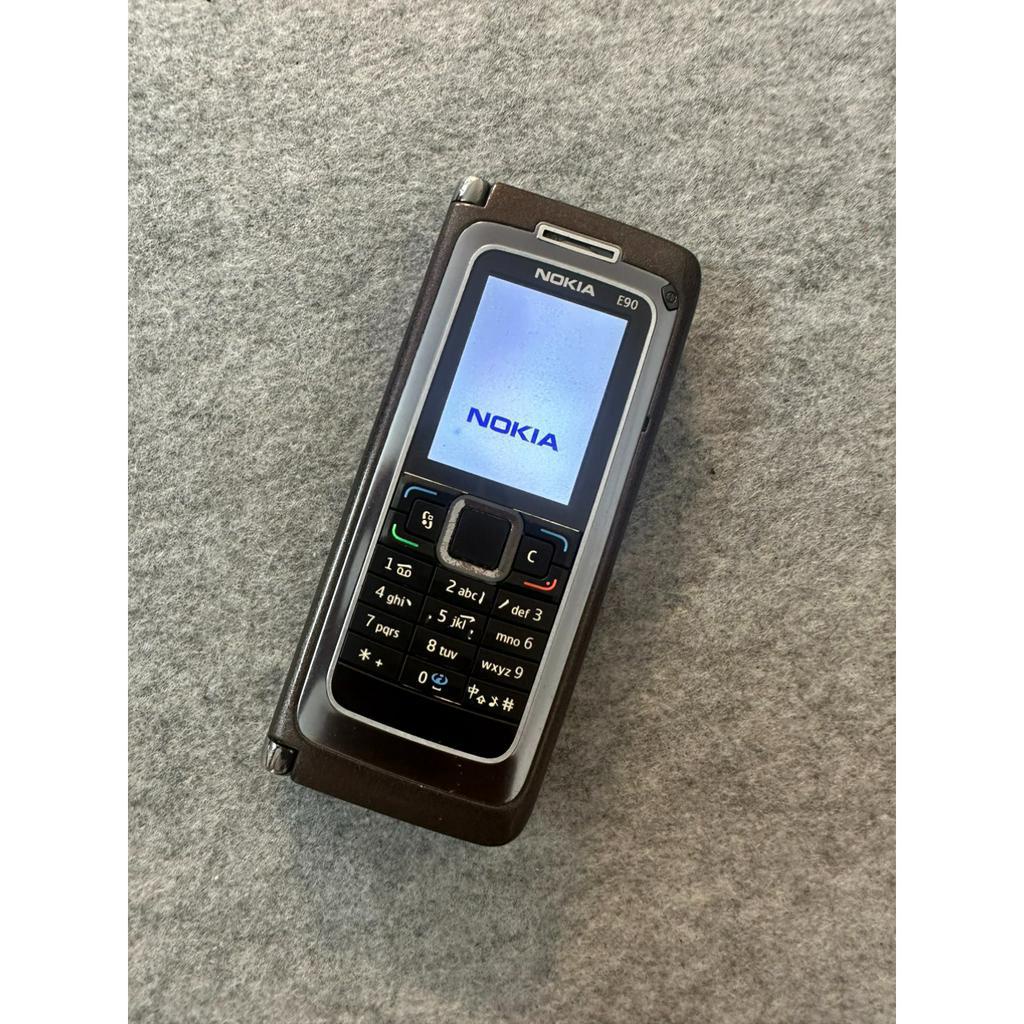 Điện thoại Nokia E90 Communicator Nâu Chính hãng