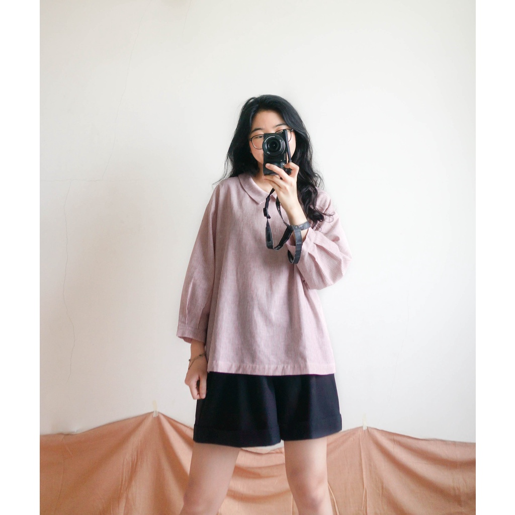 Áo cổ lá sen nhọn - vải linen