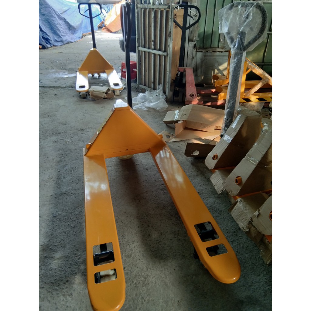 Xe nâng tay thấp DF25 nâng 2500kg 2.5 tấn càng rộng 685mm hoặc càng hẹp 550mm