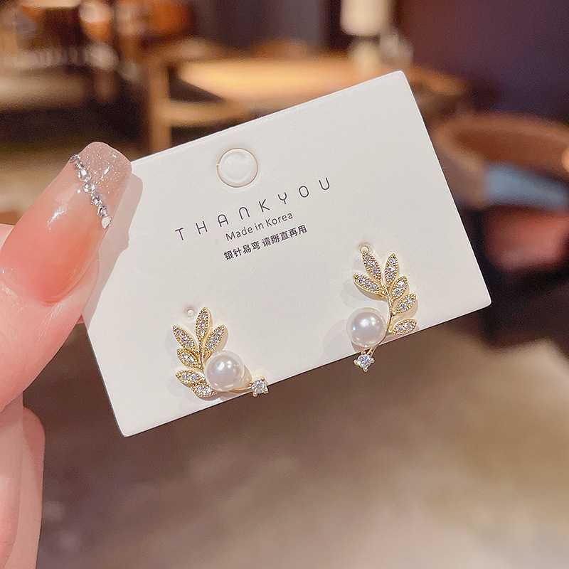 Bộ Khuyên Tai Ngọc Trai Hình Lá Nhỏ Thời Trang Hàn Quốc 2022