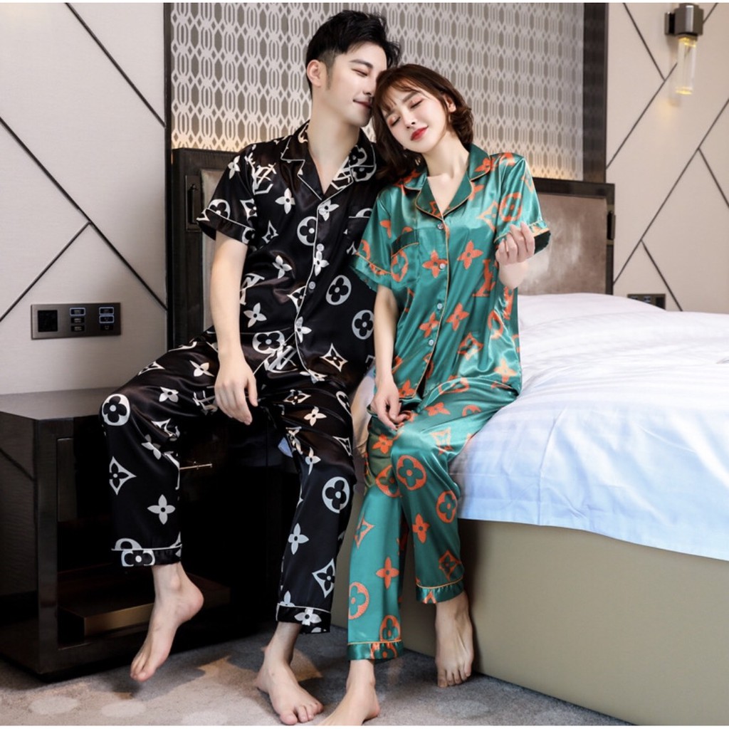 Bộ đồ đôi mặc nhà Pijama nam nữ chất lụa bóng cao cấp  siêu đẹp 917 tay áo lỡ (Hàng có sẵn)