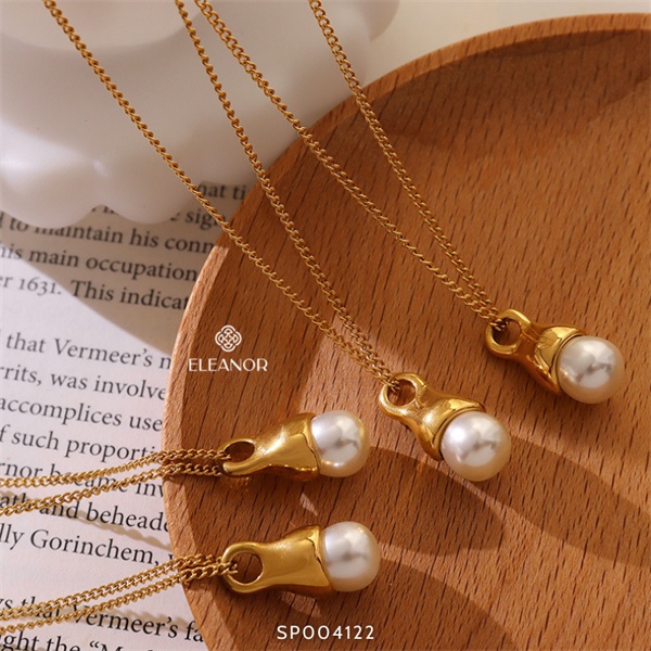 Dây chuyền nữ Eleanor Accessories vòng cổ nữ titan gắn ngọc trai nhân tạo phụ kiện trang sức quý phái sang trọng