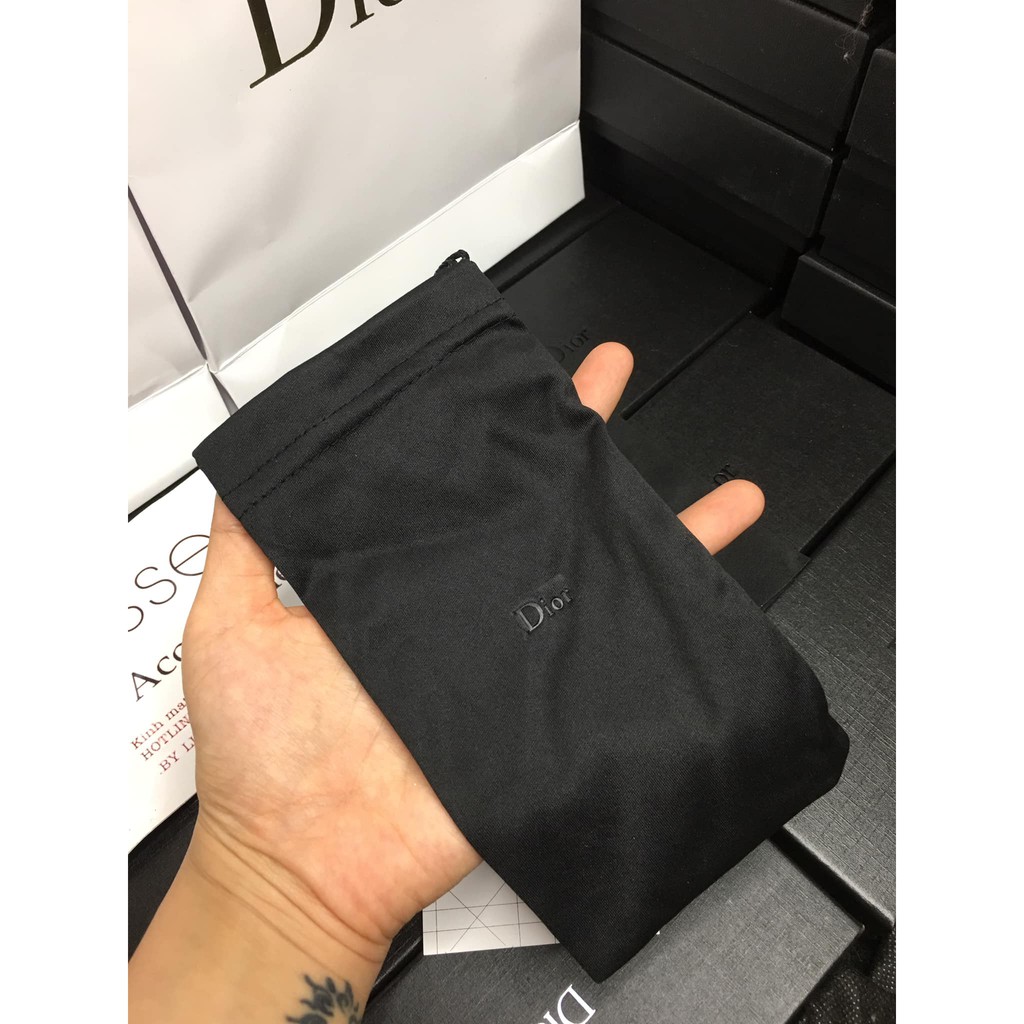 Hộp kính mắt tam giác lót vải dạ