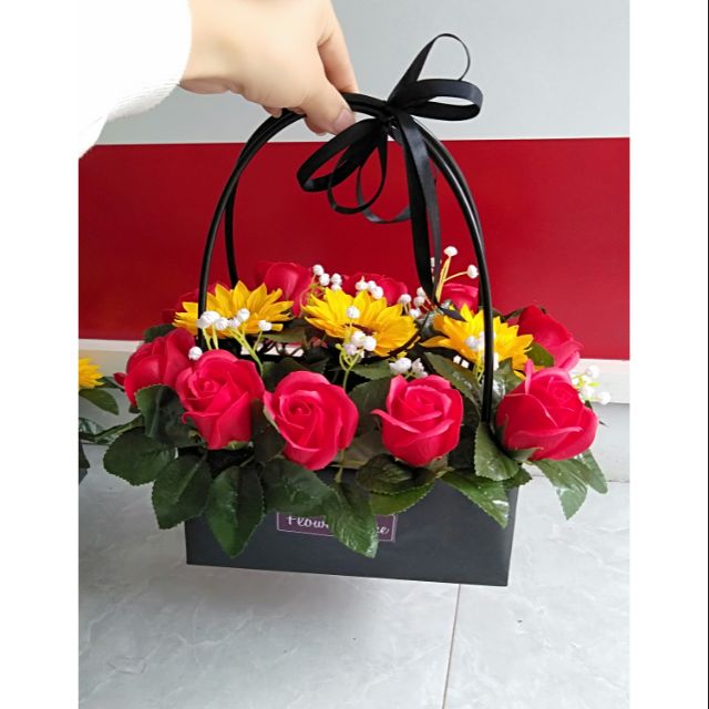 Giỏ  hoa sáp đủ  màu