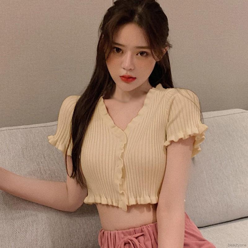 [Mã FAMAYWA giảm 10K đơn 50K] Áo Croptop dệt kim tay ngắn phối nút thiết kế cổ chữ V nữ tính | BigBuy360 - bigbuy360.vn