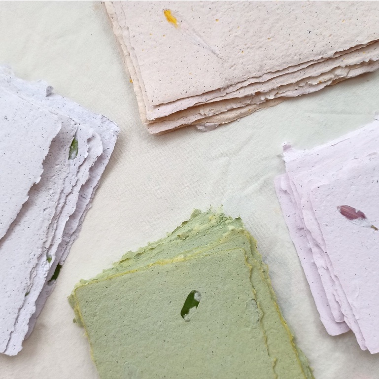 Giấy handmade tái chế ép hoa, lá tone màu pastel xinh xắn size A6, A7 trang trí bullet journal