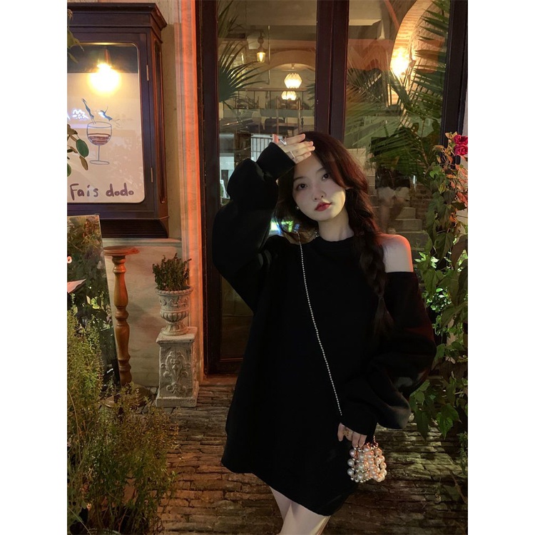 Áo Sweater Tay Dài Hở Vai Đính Ngọc Trai Thời Trang Mùa Thu Hàng Mới 2022