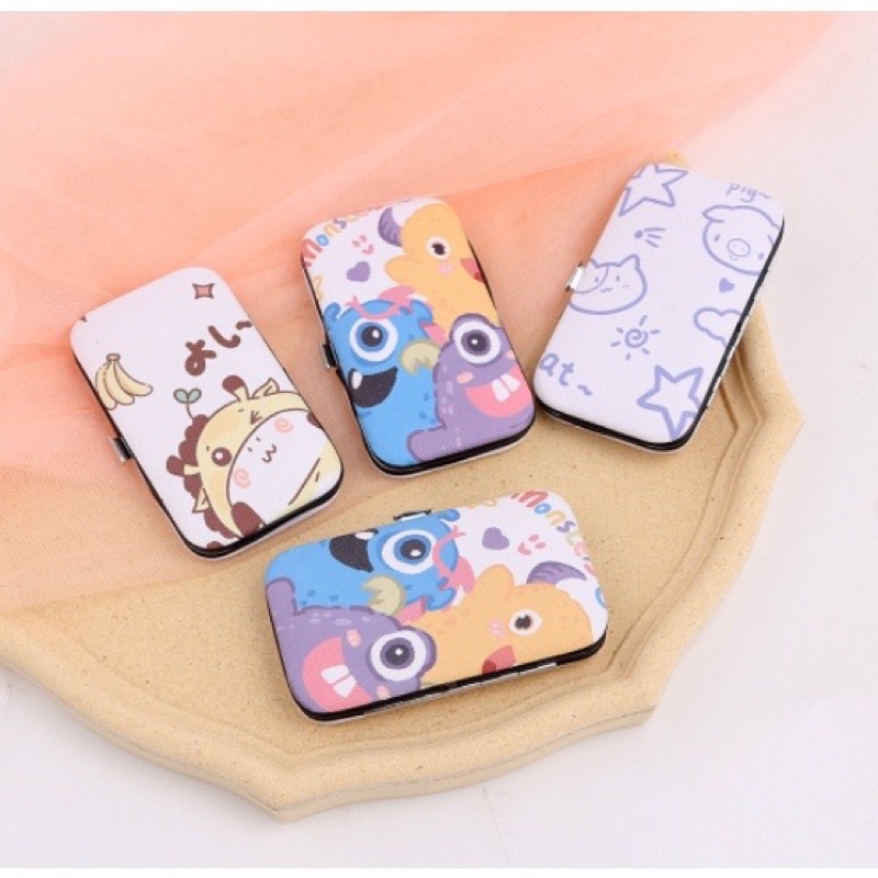 Bộ Dụng Cụ Bấm Móng Tay 7 Món Không Gỉ (Giao Màu Hộp Ngẫu Nhiên)