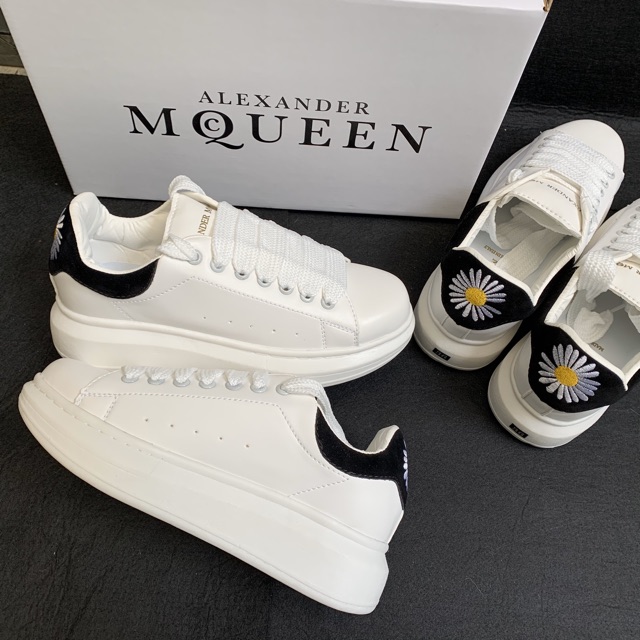Giầy Mc queen hoa cúc fullbox fullbil chất siêu đẹp