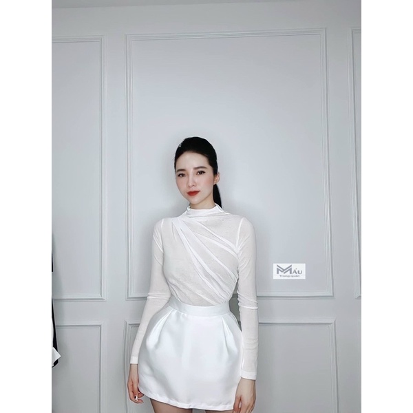 Áo phông giấy rúm vai