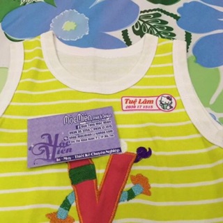 In tên ủi áo cho bé mầm non