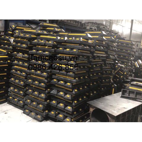 CHẶN LÙI CAO SU KT: 560x150x100 NHÀ SẢN XUẤT