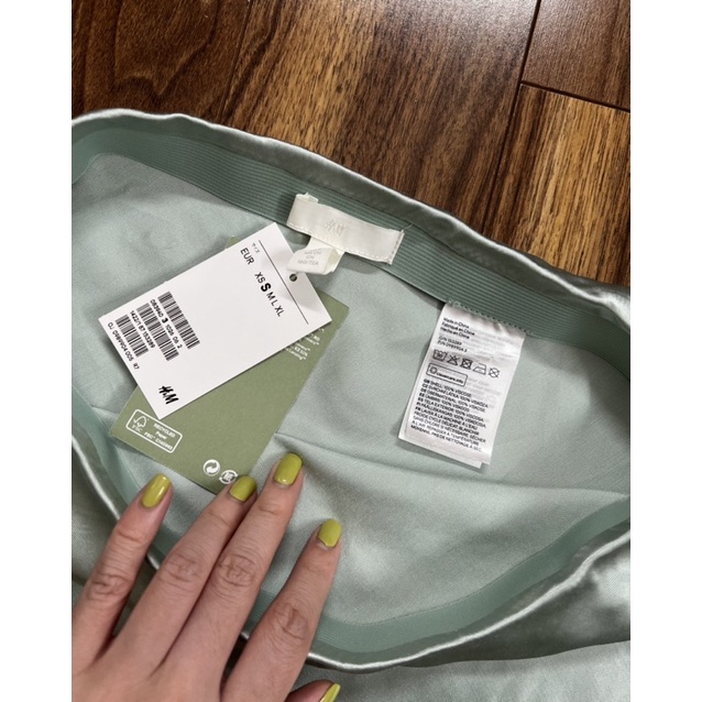 Chân váy H&M aut - Size XS new tag