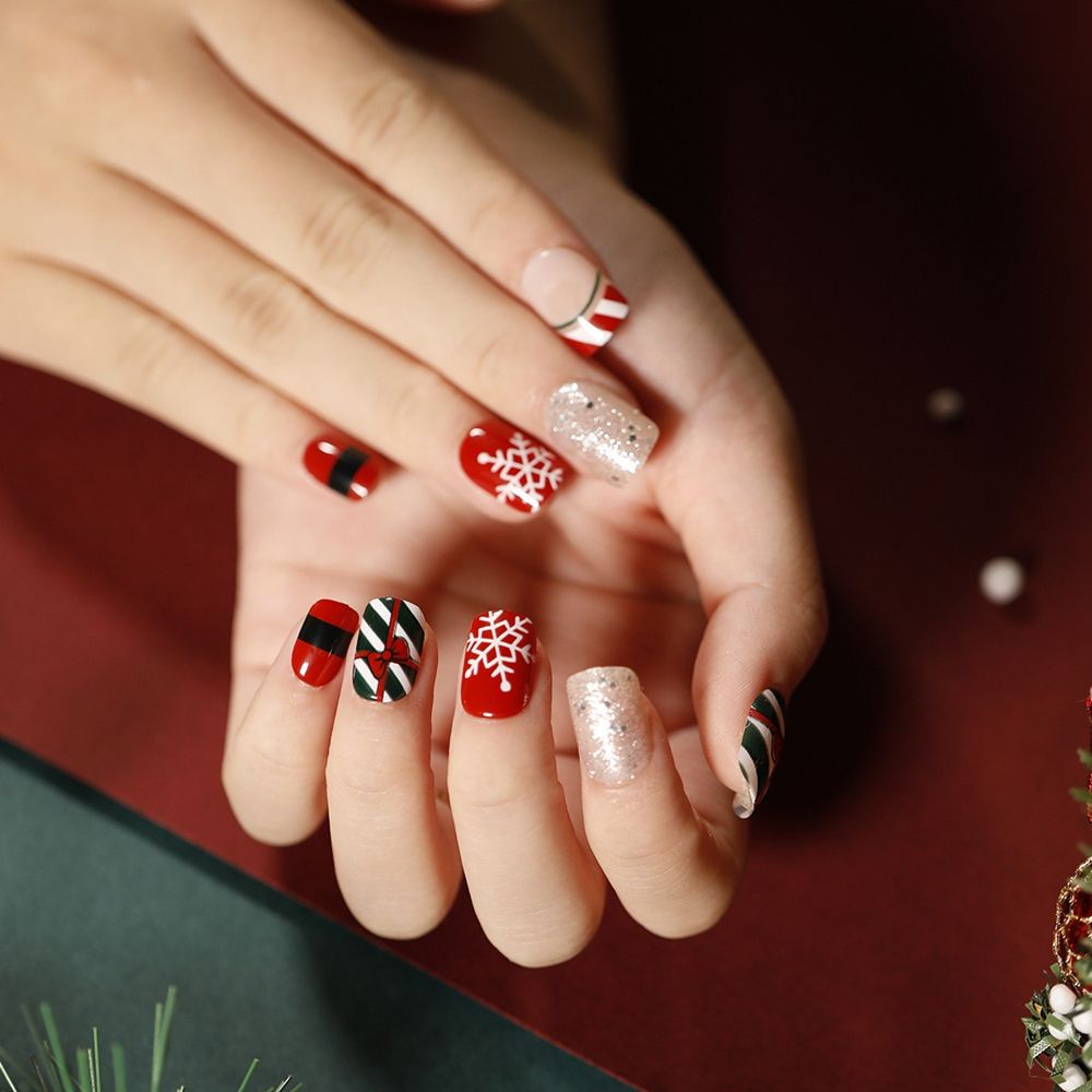 Bộ 24 Móng Tay Giả Ngắn Đầu Vuông In Họa Tiết Giáng Sinh Có Thể Tháo Rời
