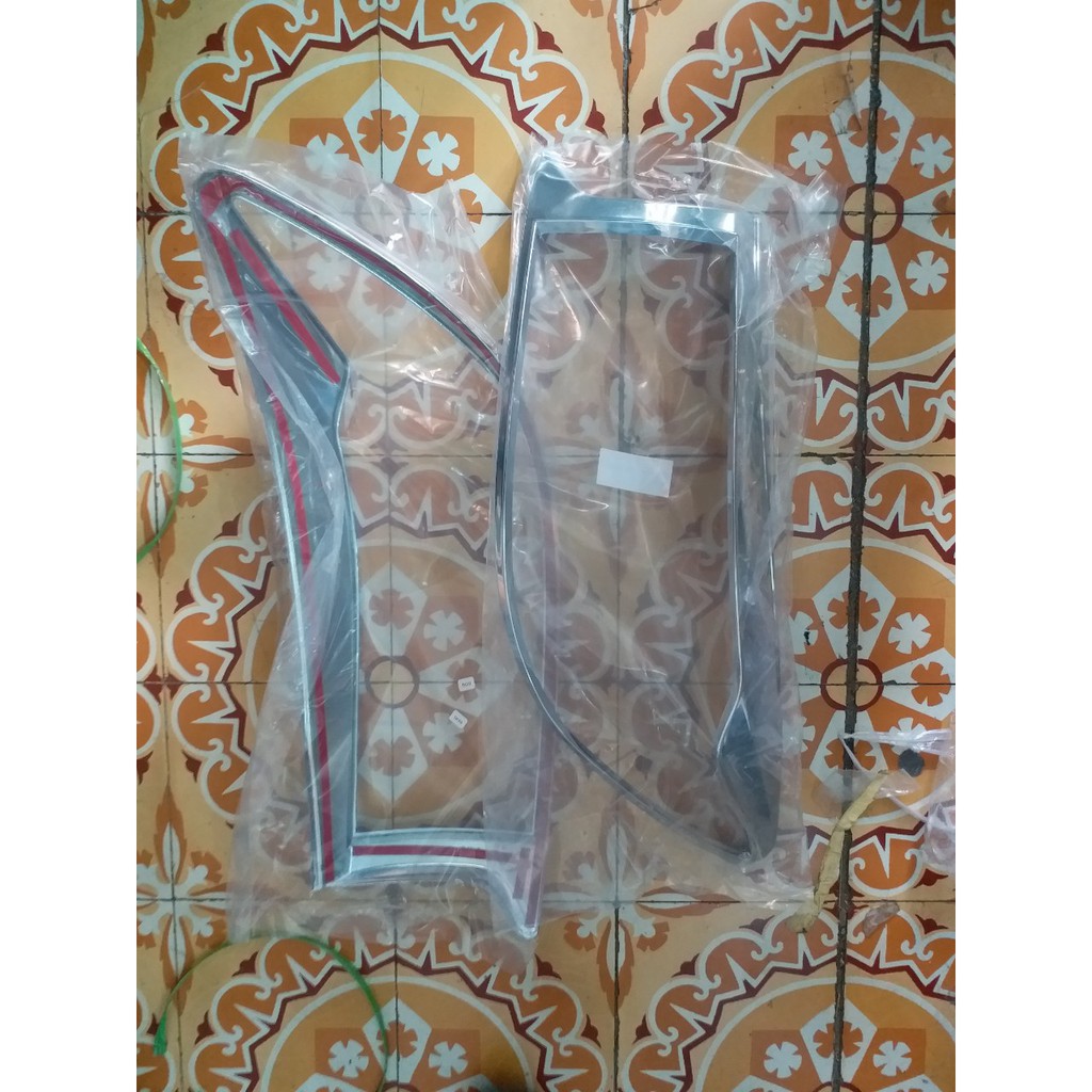 Bộ ốp viền đèn Pha mạ crom xe Toyota Fortuner 2009-2011 Bản Liên Doanh