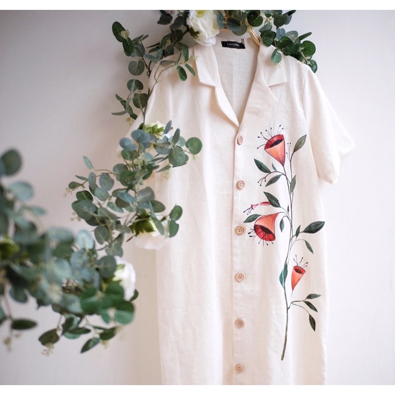 Đầm linen vẽ tay kiểu suông cổ vest - VT SAVANNA