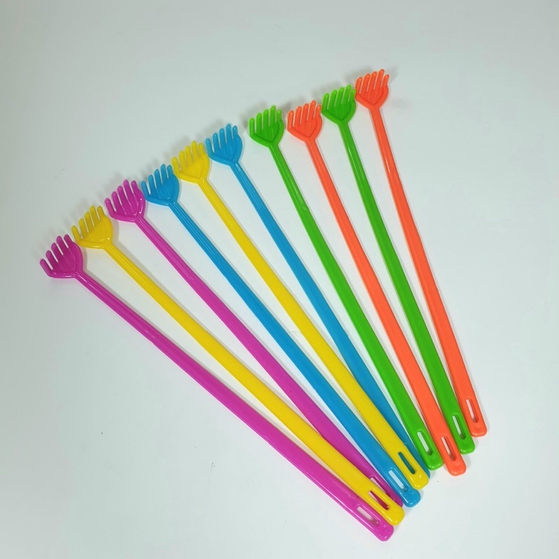 Cây gãi lưng 37cm nhiều màu