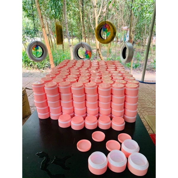 Hủ 150gr-200gr màu hồng viền trắng
